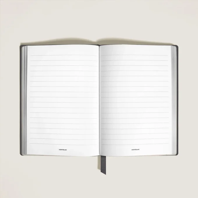 Caiet mediu din piele moale, pagini liniate Caiet mediu din piele moale, pagini liniate