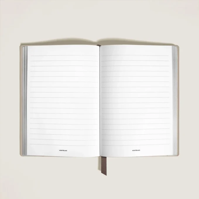 Caiet mediu din piele moale, pagini liniate Caiet mediu din piele moale, pagini liniate
