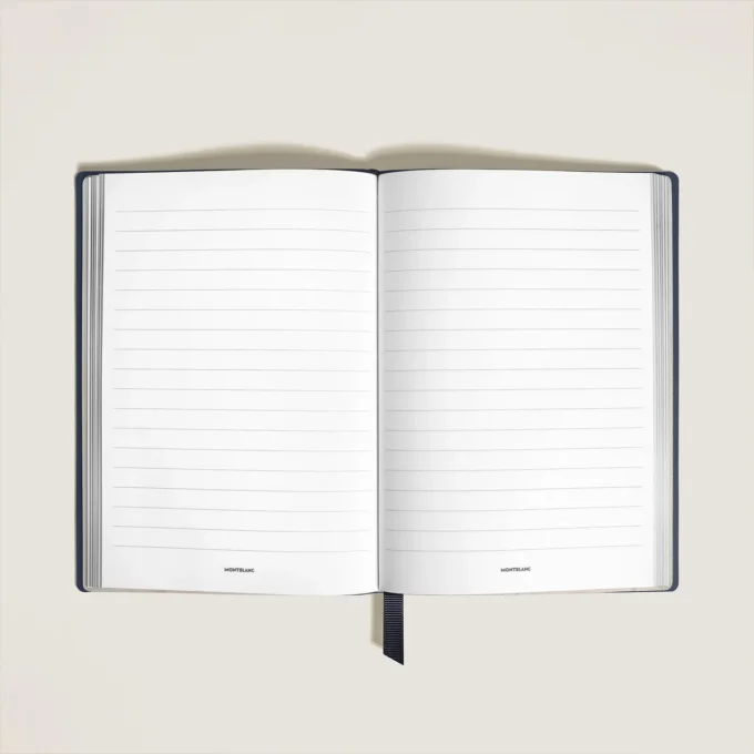 Caiet mediu, piele Saffiano, albastru – pagini liniate Caiet mediu, piele Saffiano, albastru – pagini liniate