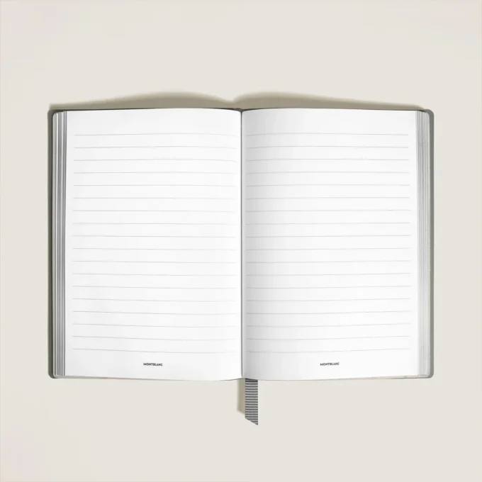 Caiet mediu, piele Saffiano, gri mediu – pagini liniate Caiet mediu, piele Saffiano, gri mediu – pagini liniate