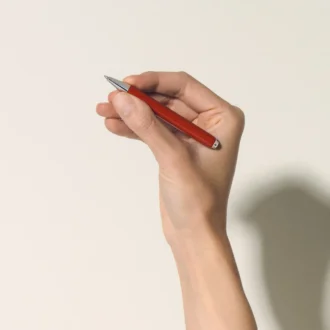 Montblanc Heritage Rouge et Noir „Baby” Ediție specială Pix cu cerneală de culoare coral Montblanc Heritage Rouge et Noir „Baby” Ediție specială Pix cu cerneală de culoare coral