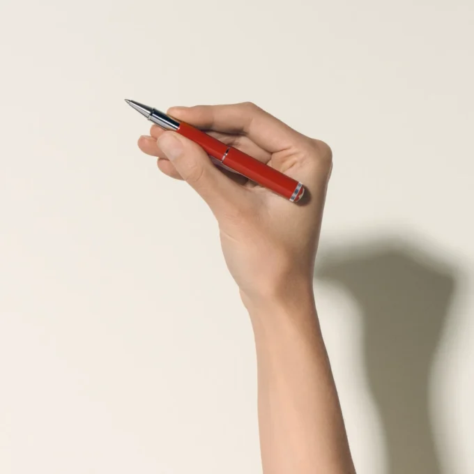 Montblanc Heritage Rouge et Noir „Baby” Ediție specială Rollerball de culoare coral Montblanc Heritage Rouge et Noir „Baby” Ediție specială Rollerball de culoare coral