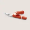 Montblanc Heritage Rouge et Noir „Baby” Ediție specială Stilou cu cerneală de culoare coral M Montblanc Heritage Rouge et Noir „Baby” Ediție specială Stilou cu cerneală de culoare coral M