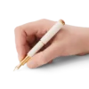 Montblanc Heritage Rouge et Noir „Baby” Ediție specială Stilou de culoare ivoriu F Montblanc Heritage Rouge et Noir „Baby” Ediție specială Stilou de culoare ivoriu F