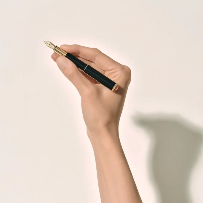 Montblanc Heritage Rouge et Noir „Baby” Ediție specială stilou negru F Montblanc Heritage Rouge et Noir „Baby” Ediție specială stilou negru F