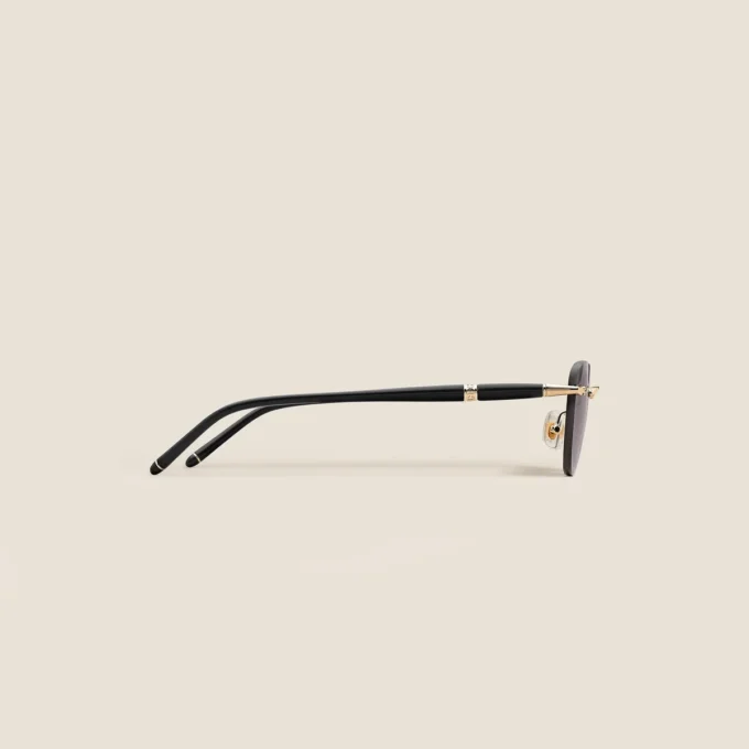 Ochelari de soare rotunzi cu ramă metalică aurie Ochelari de soare rotunzi cu ramă metalică aurie